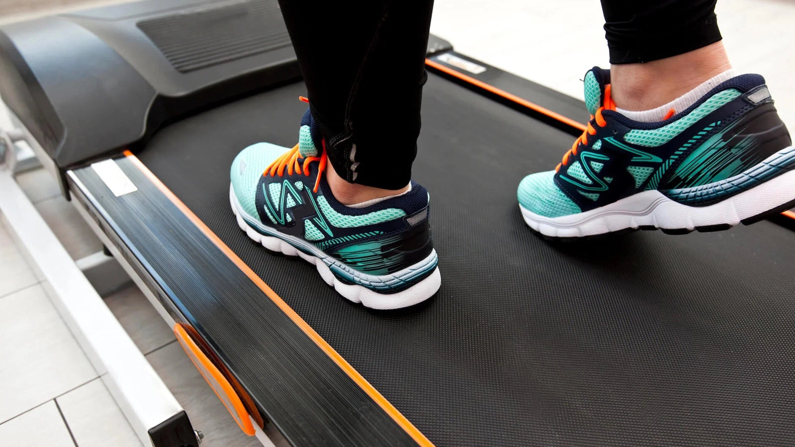 How to stop sweaty feet & odour